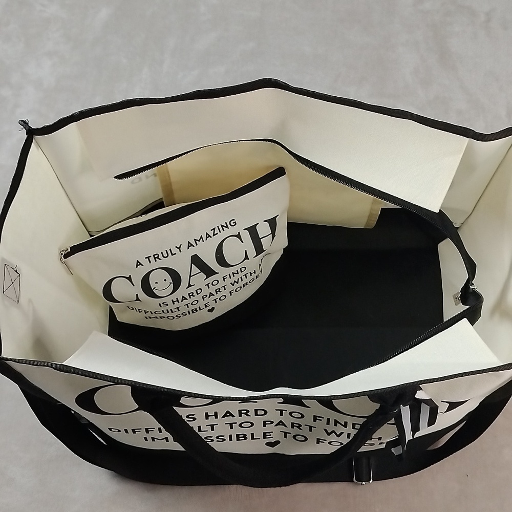 C😊ach Black and Cream Tote Bag Set - Picture 3 of 12